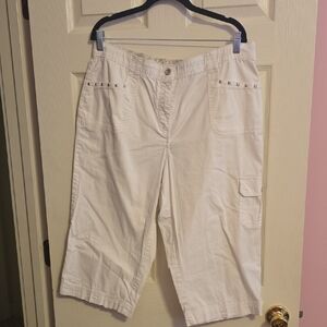 Karen Scott Cream Cargo Capris